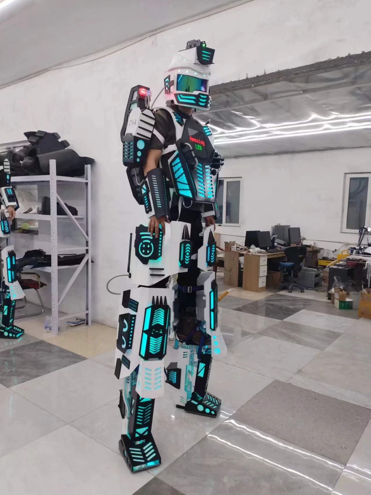 Wearable LED Robot Lighting up Stilts Walker Robot Costumes Kryoman Stage Performance Show Suits Customization Robot Costumes