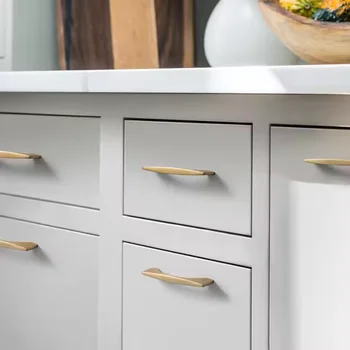 Stylish Stainless Steel Plastic Zinc Door Knobs Modern Luxury Cabinet Pulls for Kitchen Dresser Outdoor Warehouse School Mall