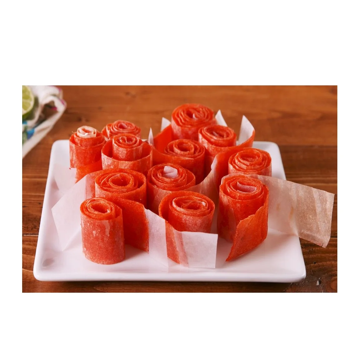 Bulk Custom Private Label Healthy Fruit Roll-Up Carnival Fruit Flavored Snacks Gummy Candy Fruit Roll Ups