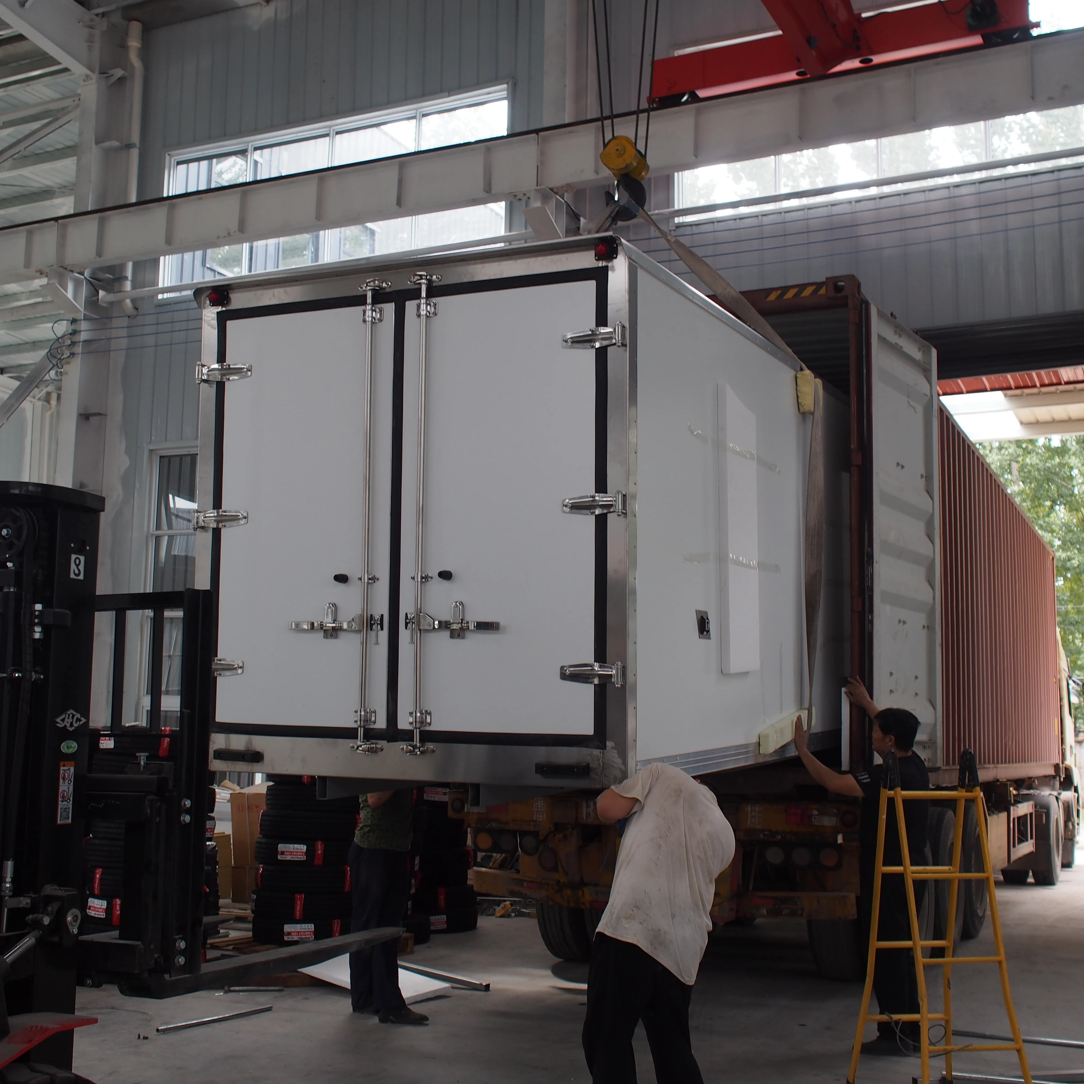 Pir Panel Dry Cargo Box Cargo Carrier Roof Truck Body Z Lock Sandwich