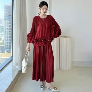 Factory Wholesale Miyake Pleated Casual Ladies Suit Embroidery Design Luxury Pleated Top & Maxi Skirt Set Elegant Two Piece Set