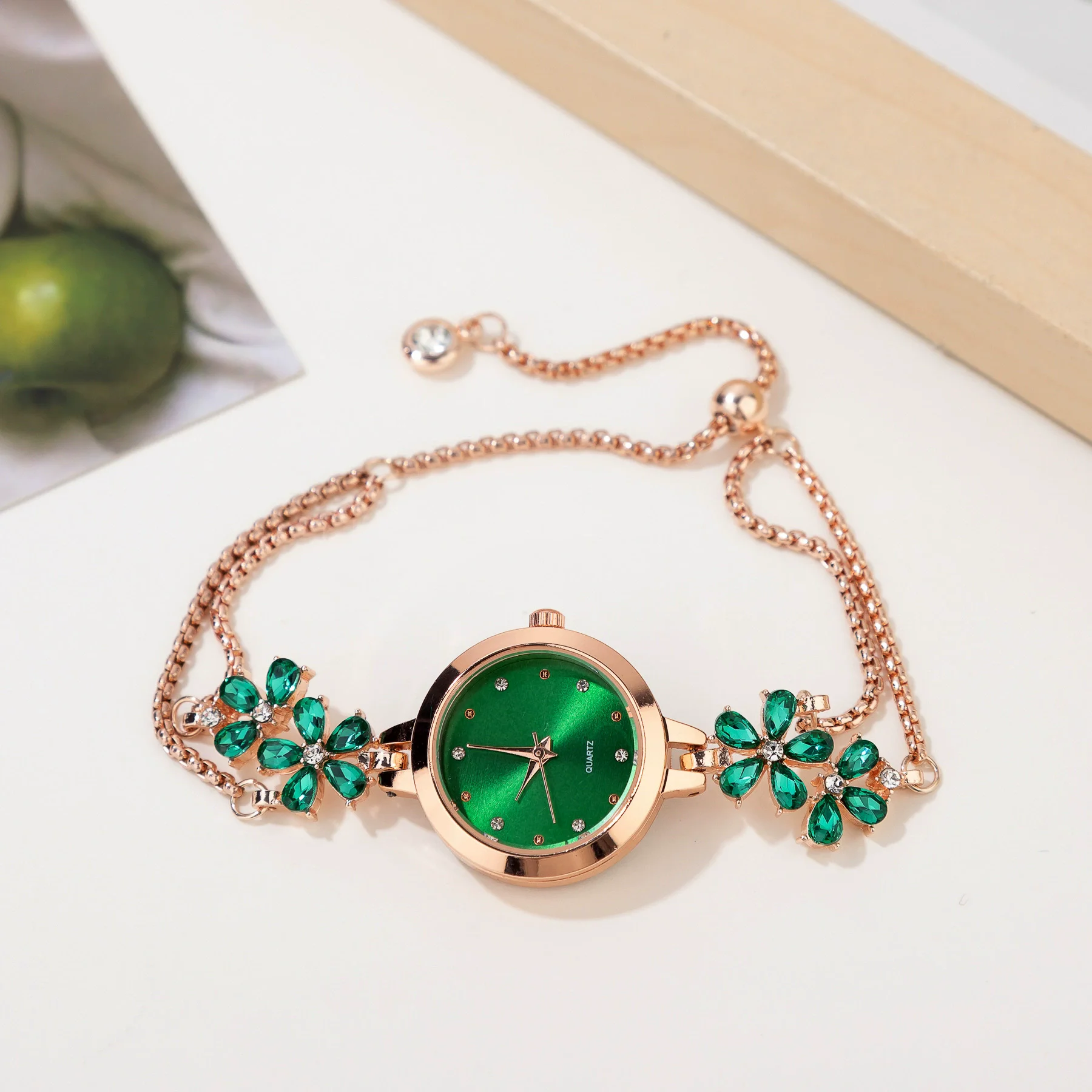 Women Rose Gold Green Analog Quartz Petal Casual Bracelet Simulated Luxury Watch Light Luxury Minimalist Women main image 3