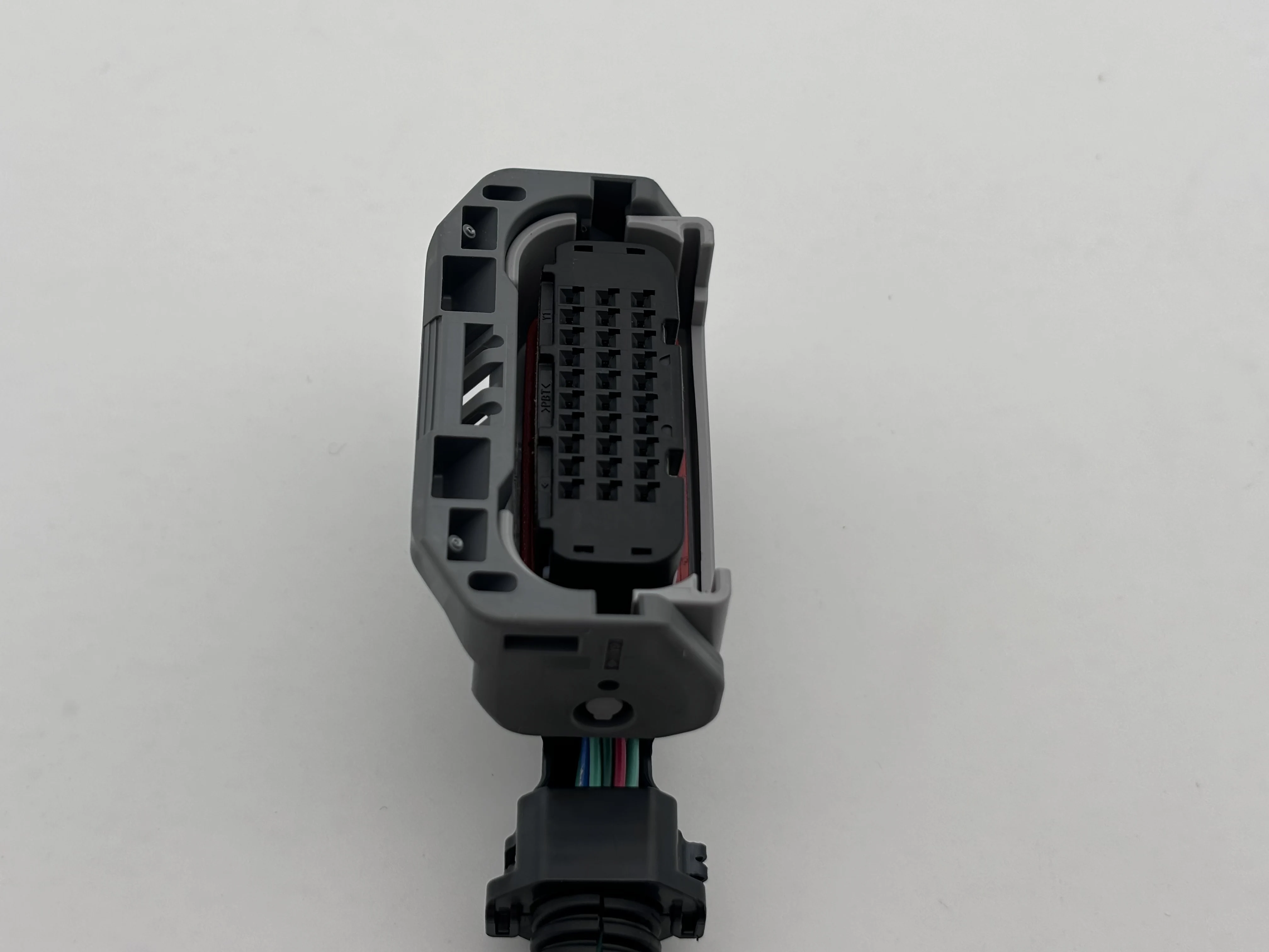 Lexus 20 Pin Gearbox Connector 82821 33680 - Sealed Automotive