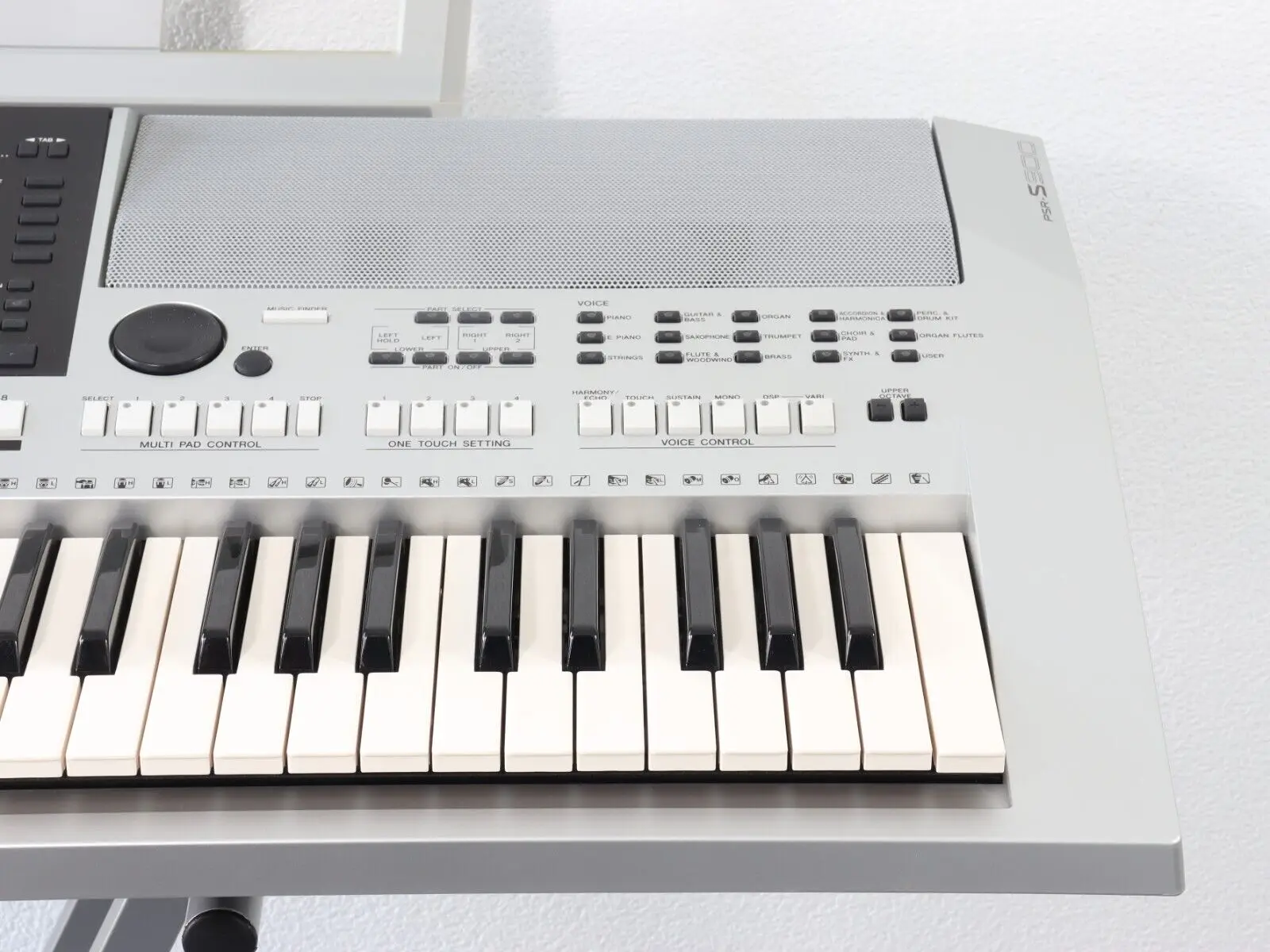 Yamahas PSR S900 61 Key Arranger Workstation Keyboard