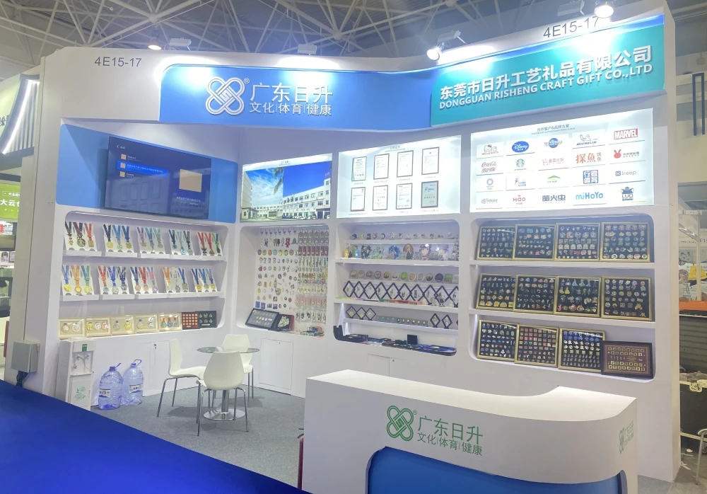 Dongguan Risheng Crafts & Gifts Co., Ltd. 1