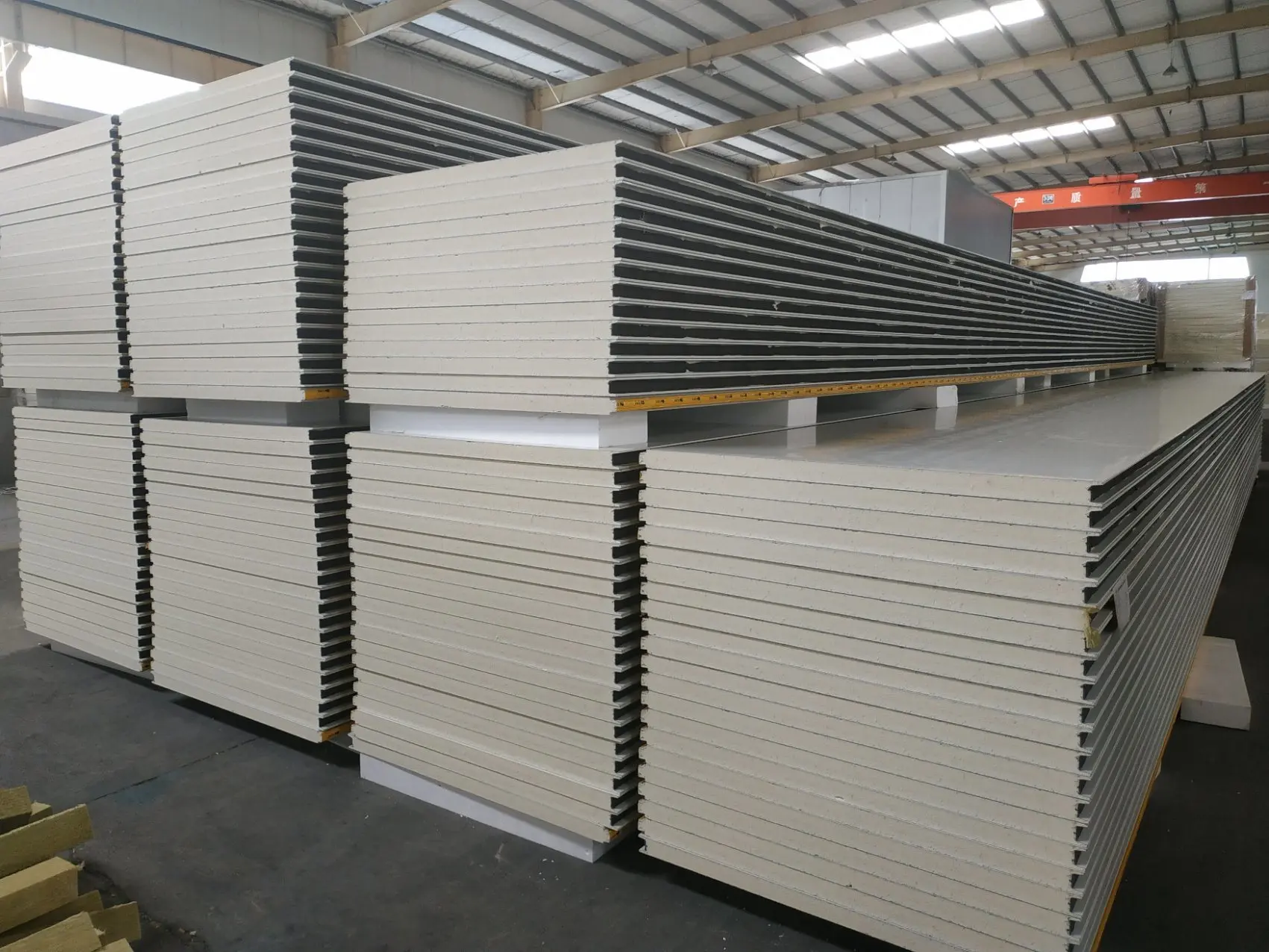 Lightweight Thermal Insulation Color Steel Sandwich Panels High Efficiency Energy Solution EPS PU Foam Walls Roofs Exteriors