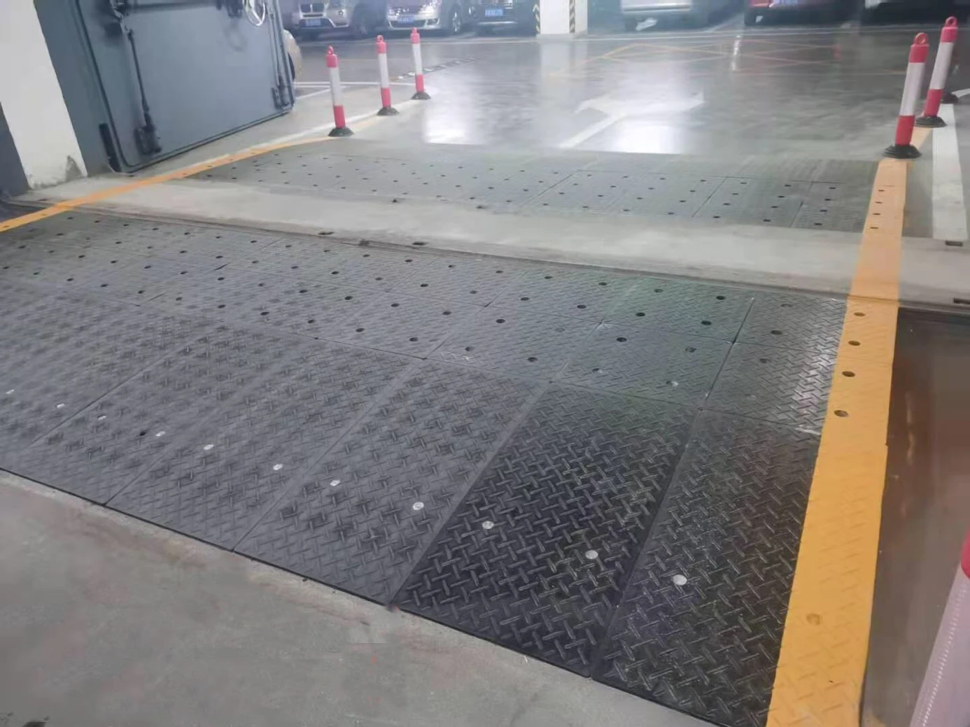 Rubber Kerb Ramp for Roadway Durable Curb Ramp for Safe Navigation factory