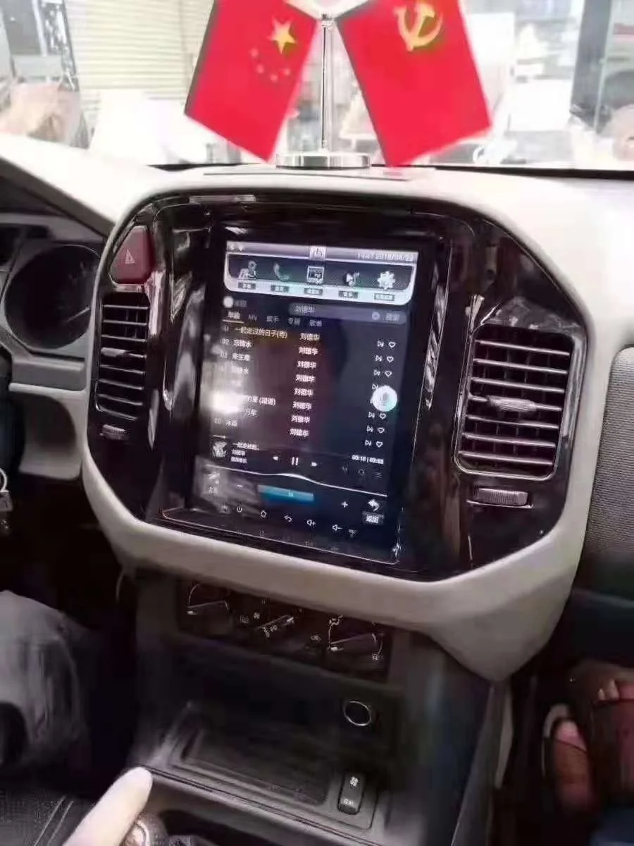 10.4" Tesla Style Android Car Radio Stereo Dvd Player for Mitsubishi Montero Pajero V73 V68 2001-2006 RHD with Gps Carplay