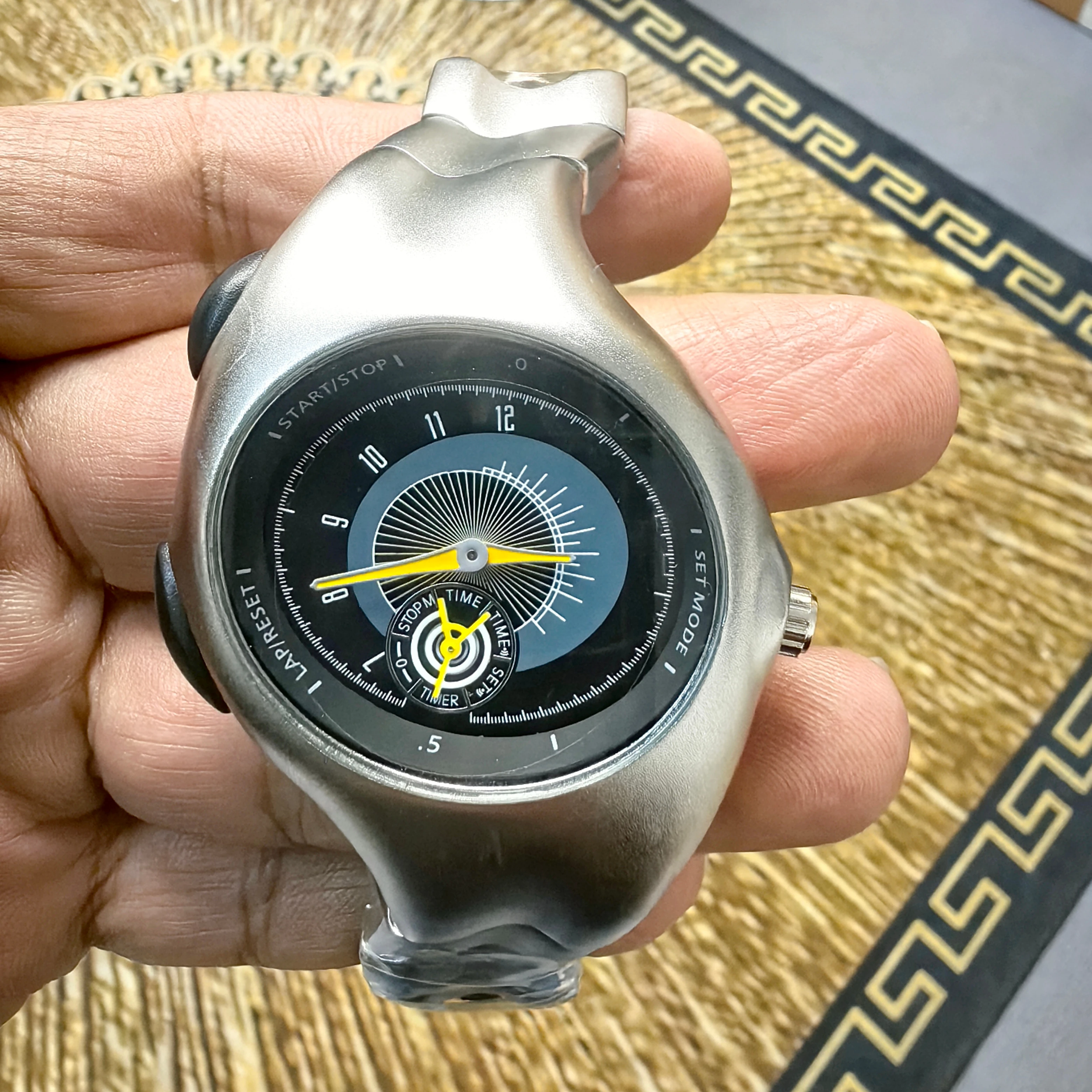 時計 FOSSIL ALIENS y2k Limited Edition watch Wholesale Alien Twisted Wristwatch - Y2K Vintage Fashion