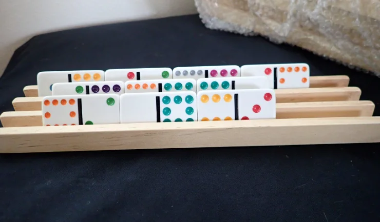 Custom High Quality Solid Wood Domino Holder Rack Domino Trays