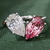 Anillo de moissanita de oro macizo de 14 quilates.
