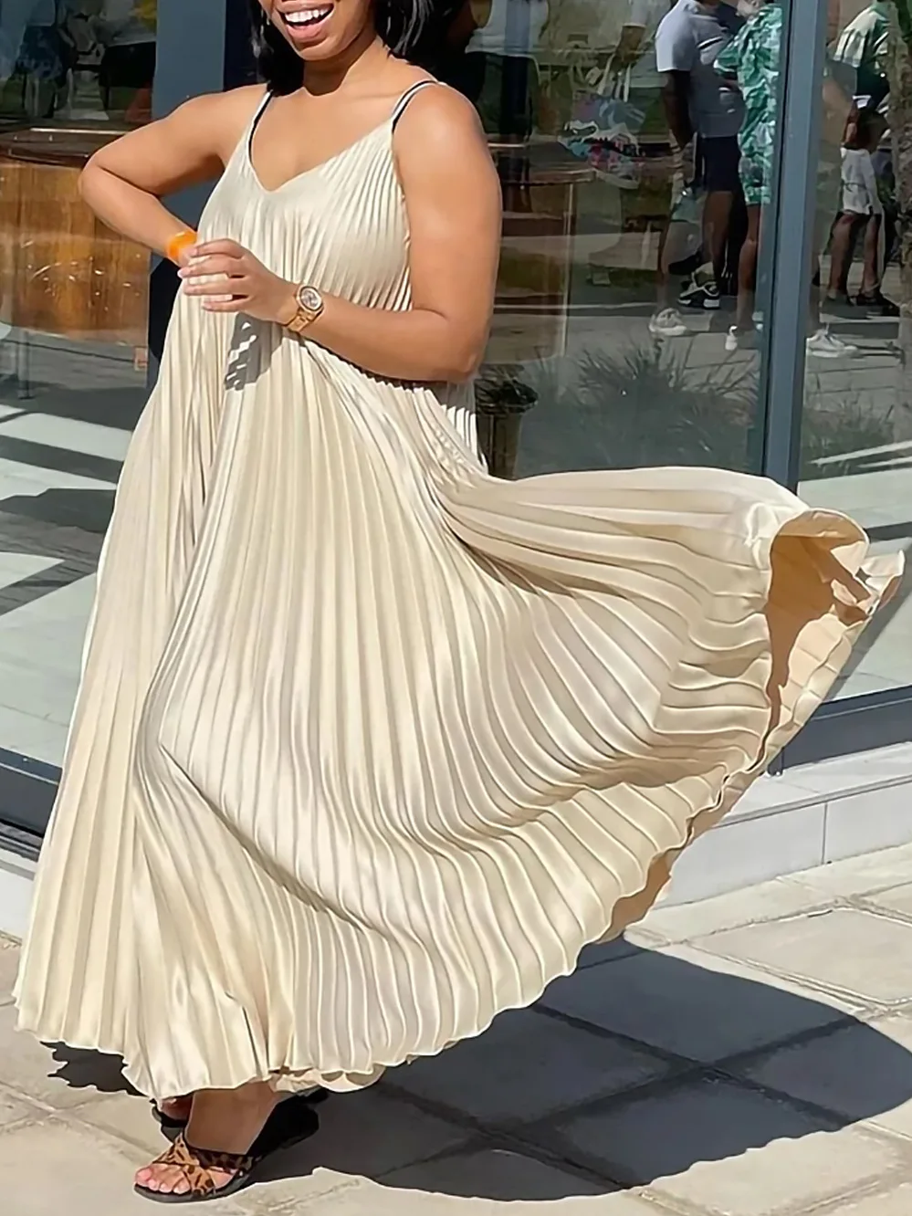 White Pleated Maxi African Traditional Dresses Loose Fat Women Spaghetti  Strap Dress Plus Size for New 2024 Woman Female Lady