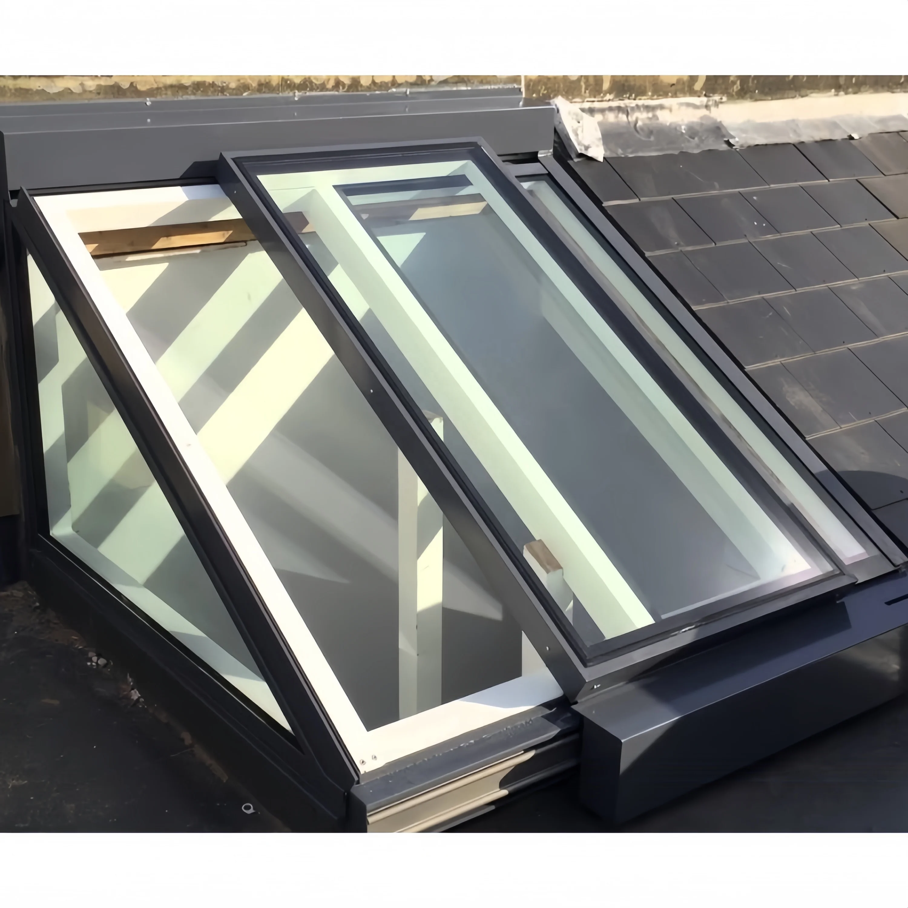 Customized Electrical Control Automatic Opening Sliding Roof Awning Aluminum Window Tempered Glass Vertical Skylight Roof Window
