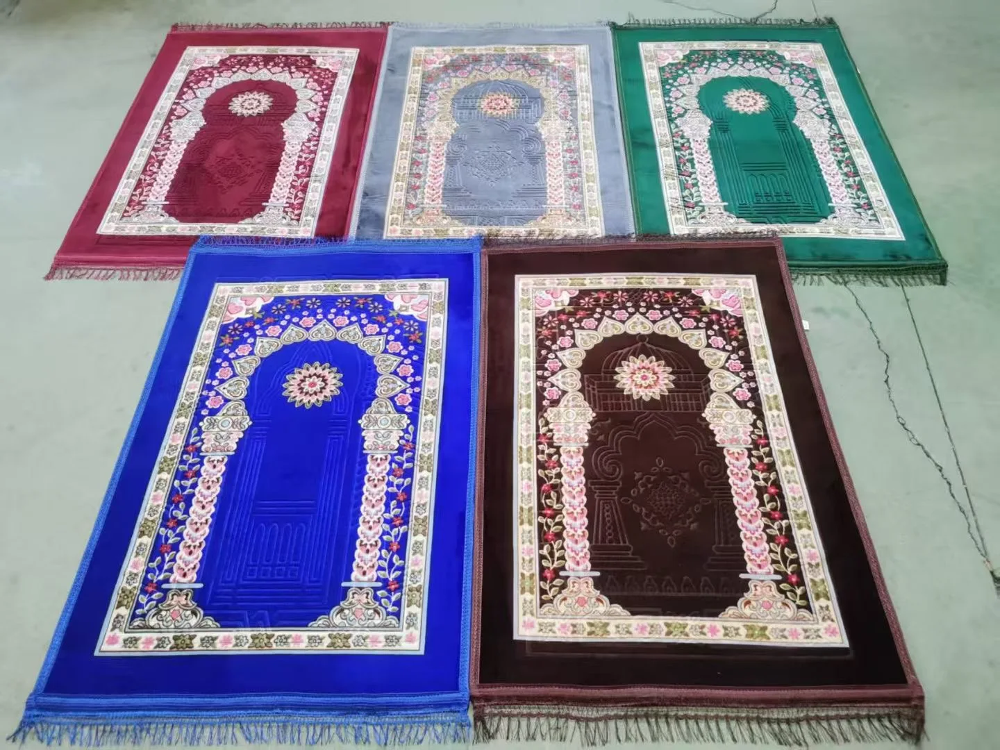 Thick Embossed Turkish Prayer Rug - Premium Islamic Sejadah Mat_voghion.com
