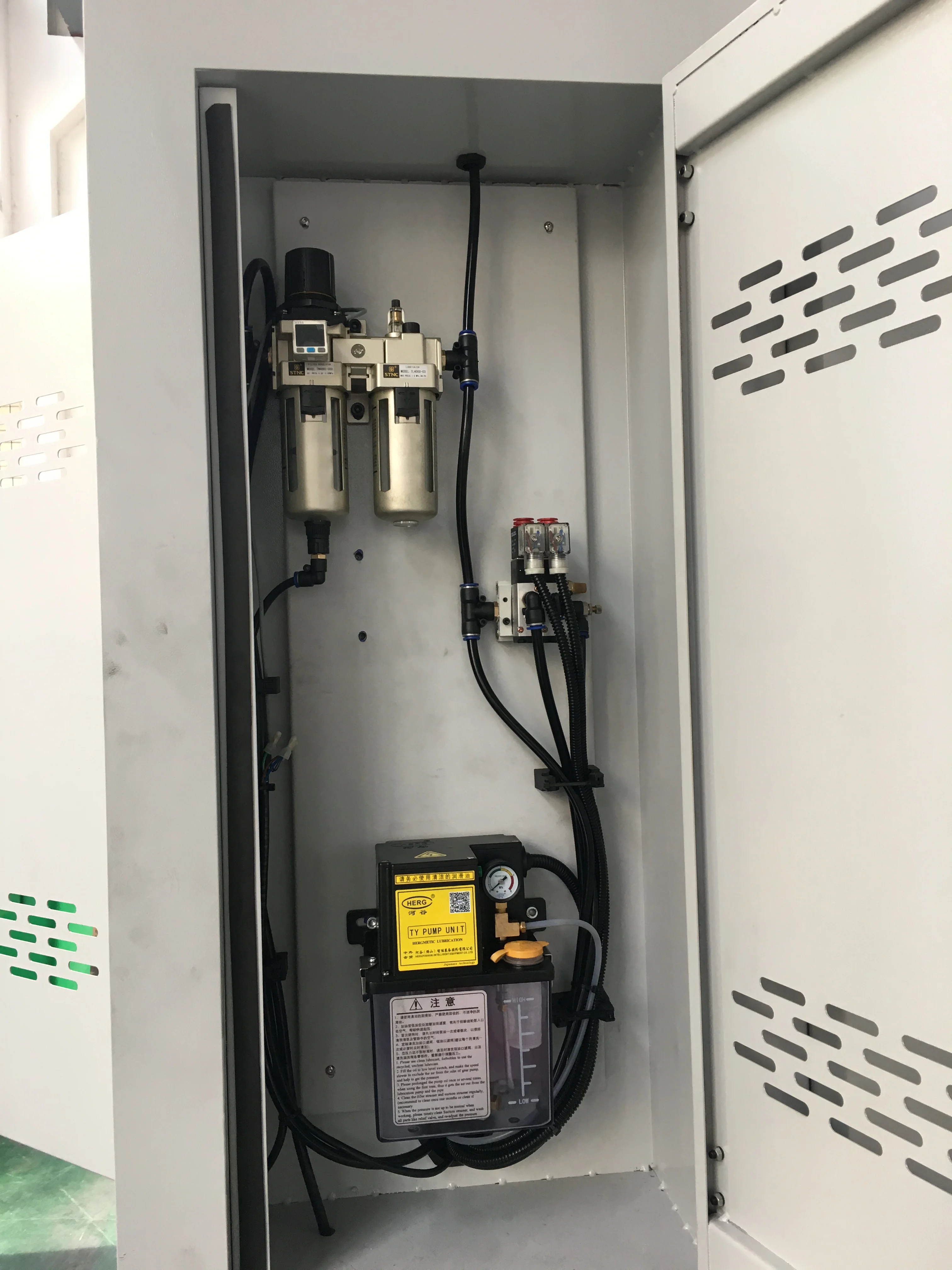 
 Maxtors высокая скорость высокая точность быстрая перемещение ЧПУ обрабатывающий центр вертикальный Расточные фрезерные VMC-850 с 3 оси линейные рельсы  