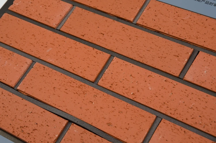 Foshan Low Price Exterior Thermal Insulation Fire Red Clay Brick Wall Panel Refractory Brick in Ghana Uae Tanzania