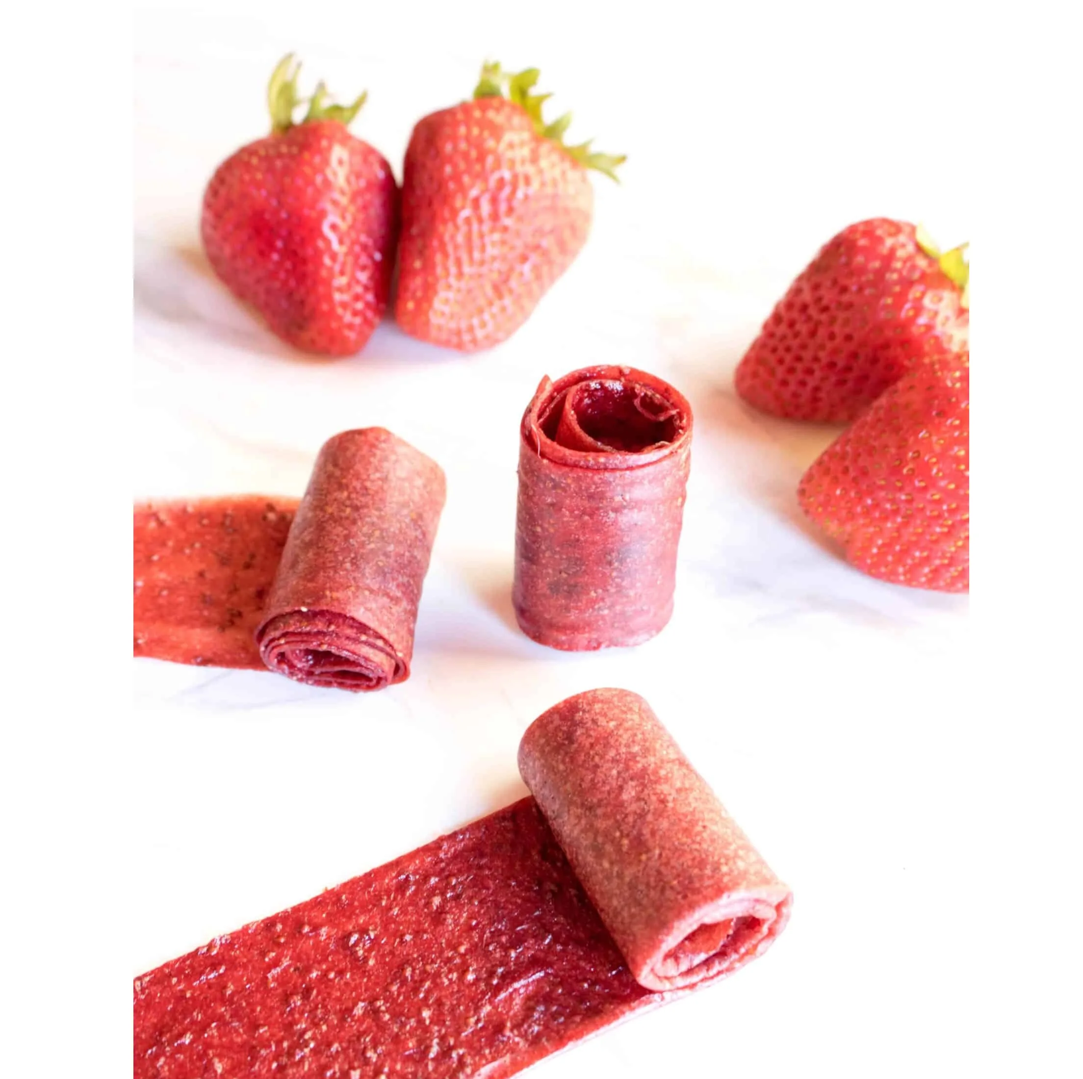 Bulk Custom Private Label Healthy Fruit Roll-Up Carnival Fruit Flavored Snacks Gummy Candy Fruit Roll Ups