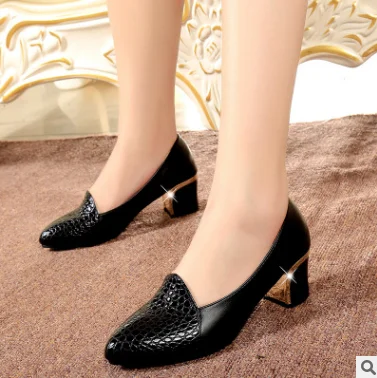 Dames Pumps Schoenen Nieuwste Ontwerp Pu Vrouw Mode Chunky Hak Schoenen -  Buy Vrouw Pu Schoenen,Chunky Hak Schoenen,Dames Pumps Schoenen Product on  Alibaba.com