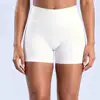 pantalones cortos blancos