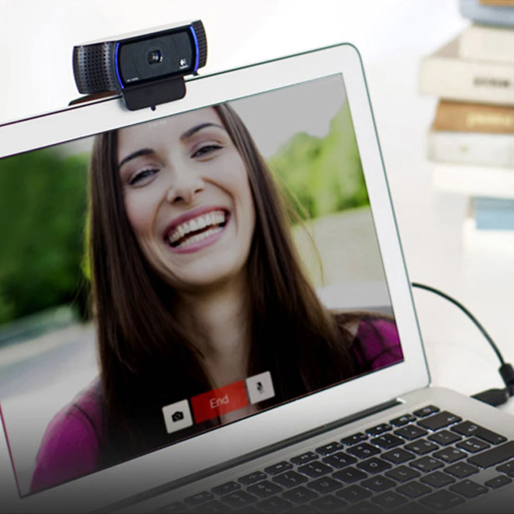 Logitech C920 Hd Pro Webcam Fl HD 1080p video calling with stereo