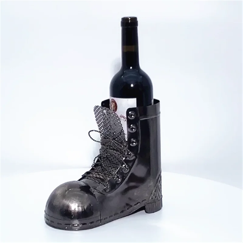 
Новинка; Роскошная бутылка красного вина, выставленной на стеллажах из дерева один полка для винных бутылок 