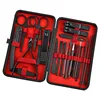Conjunto rojo de 24 piezas.