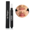 Labio extremo más regordita en tubo negro
