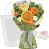 Bouquet di rose verdi con girasoli in carta goffrata