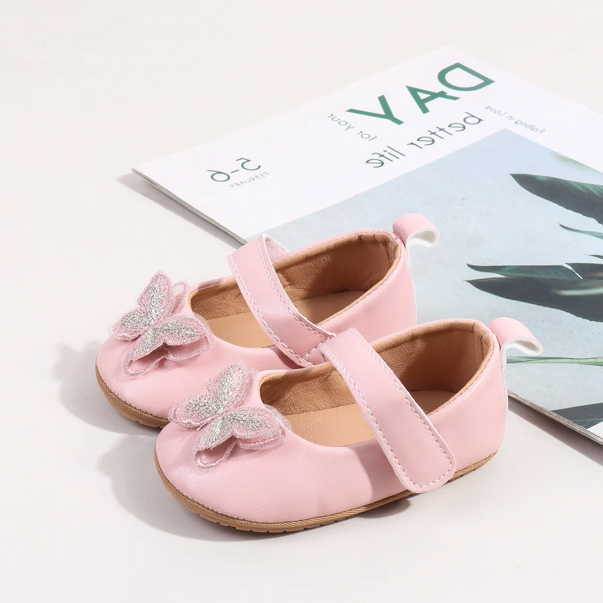 Beautiful butterfly Design Solid Leather Princess Girls Shoes for Babies 0-12 Months details