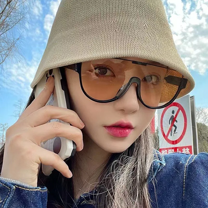 DL Glasses - Trendy Eyeglasses with UV400 Protection display picture 1