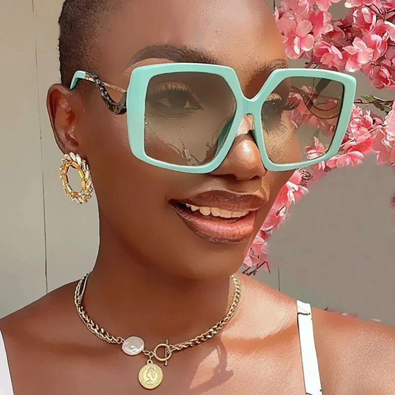 ?New Oversized Cat Eye Sunglasses Womens Retro Vintage 70s Trendy Accessories | Black Oversized Cat Eye Sunglasses Womens  main image 4