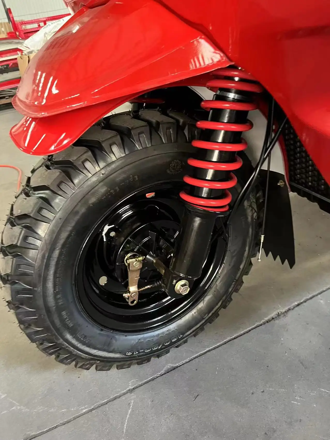 Reverse Tricycle Large Cargo With 350cc Engine Lifting Jack Rain Cover