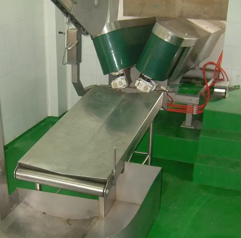 Halal Slaughter Equipment Sheep Goat Restraint V Shape Sheep Slaughterhouse Conveyor