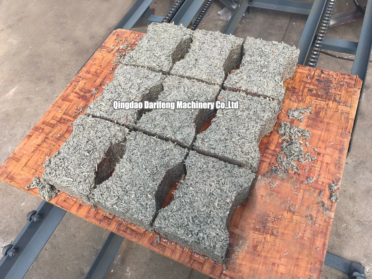 Fully Automatic Fly Ash Hollow Block Brick Making Machine Stone Dust Brick Making Machine QT4-15 Straw Brick Machine