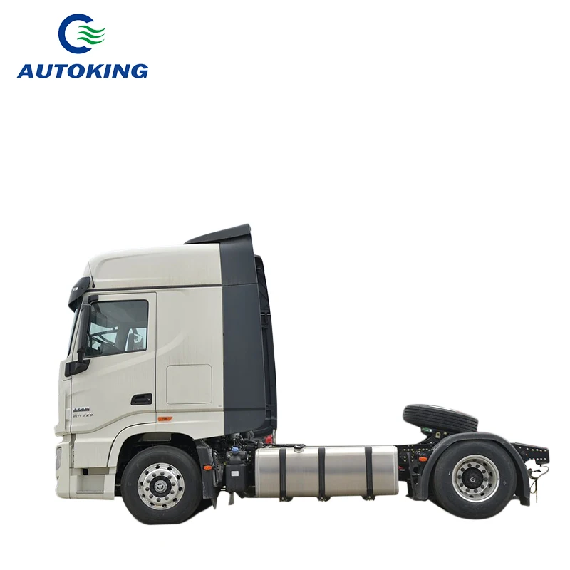 Left Steering Automatic Dongfeng Mini Tractor Chenglong Tractor Trucks 4*2 M3 CNG Type Engine Semi Trailer  Tractor Truck