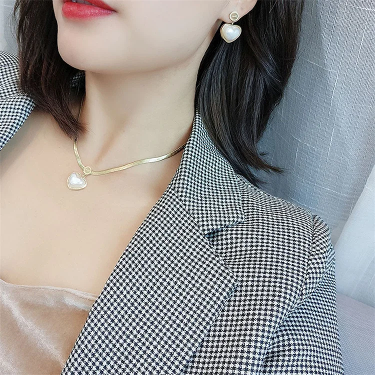 Wholesale No Fade Stainless Steel  18k PVD Gold Plated Korean Necklace Fashion Luxury Love Shell Necklace Fashion Jewelry