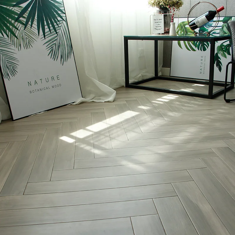 现货!坚固的印度尼西亚桃花心木人字形点击硬木地板uv上漆a级优质加热