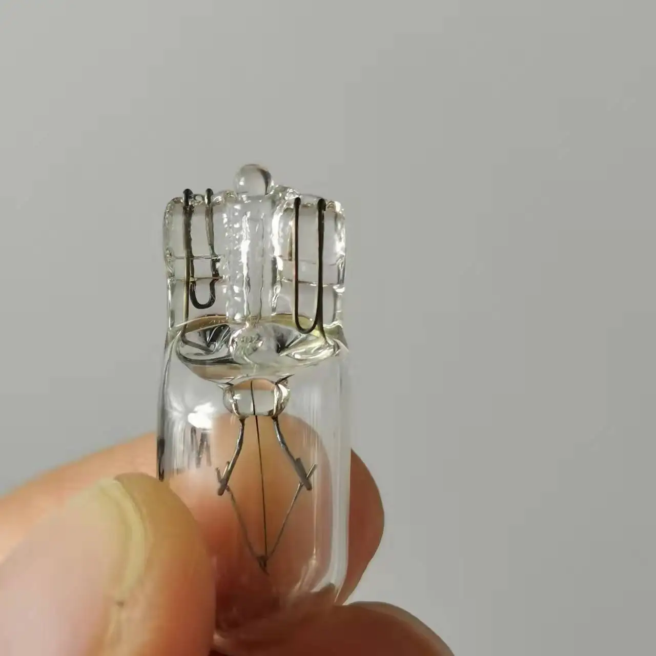 ZX Hot Sale H7 24V 100W Halogen Car Headlight Bulb - Universal