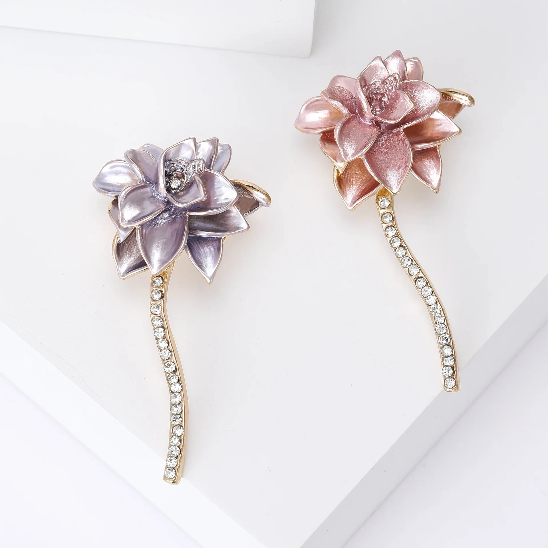 Broche Bijou Fleur émaillée Multicolore - Alliage Doré - Occasion Bon état