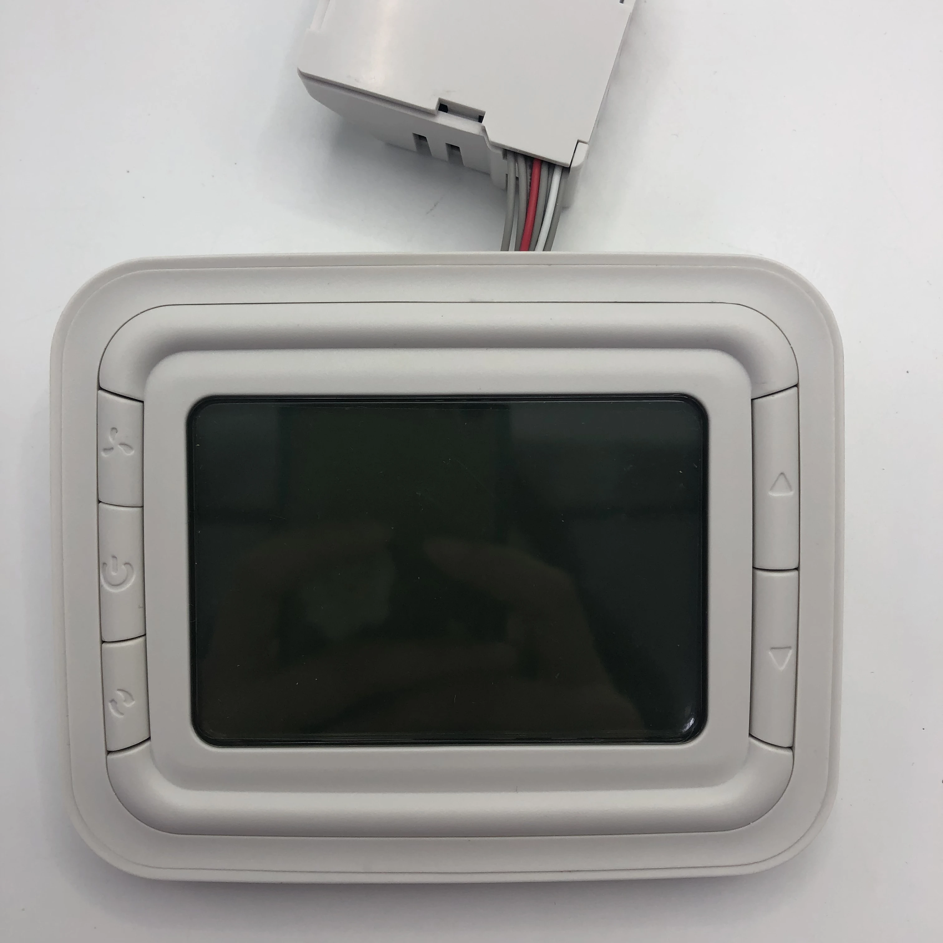Smart Wifi Thermostat Control Panel for Central Air Conditioner Heating Modern Design Fan Coil Units for Apartment Kitchen Use