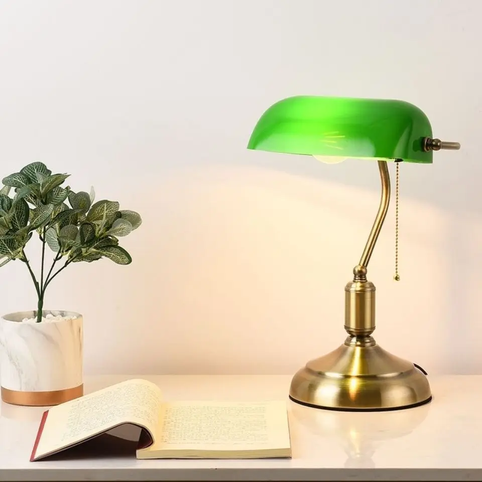 Retro Bar Table Antique Classic Power Tiffany Green Glass Shade Metal Banker Lamp