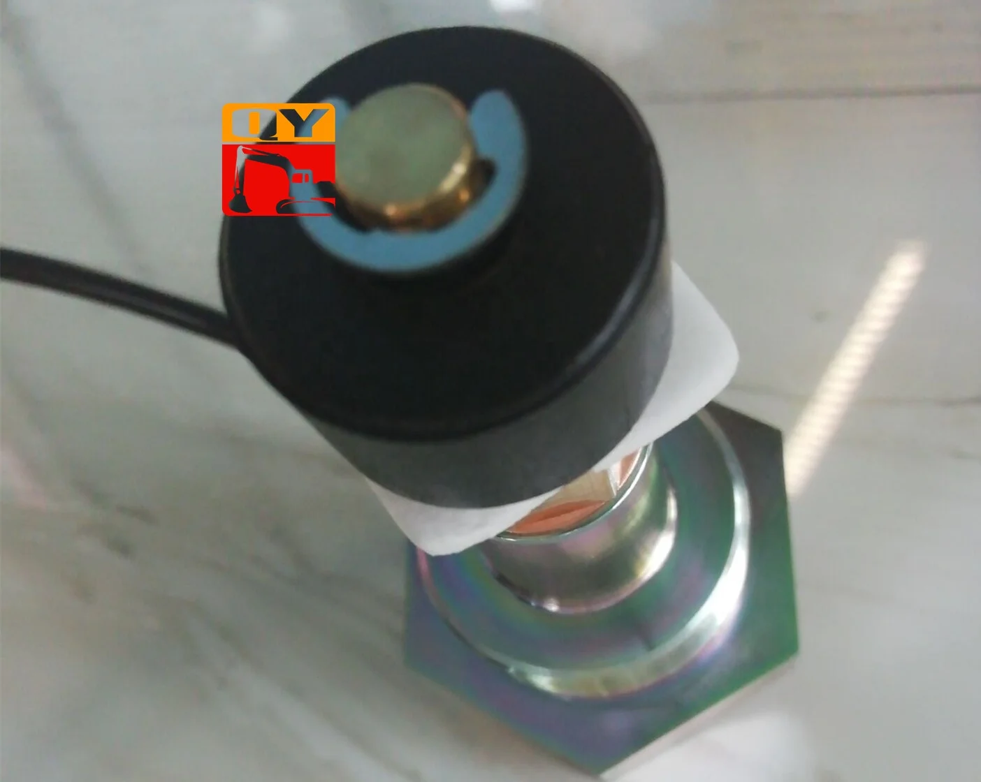 7861-93-4520 センサー（D275A-5、D375A-5、D475A-5用）ラジエーター