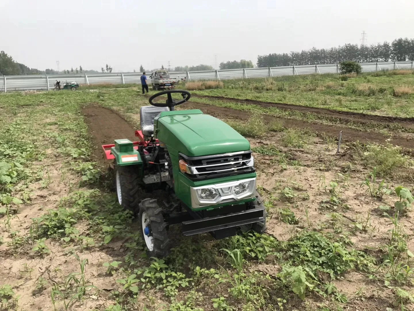 Cheap Small Wheel Drive Tractors with Paddy Implement