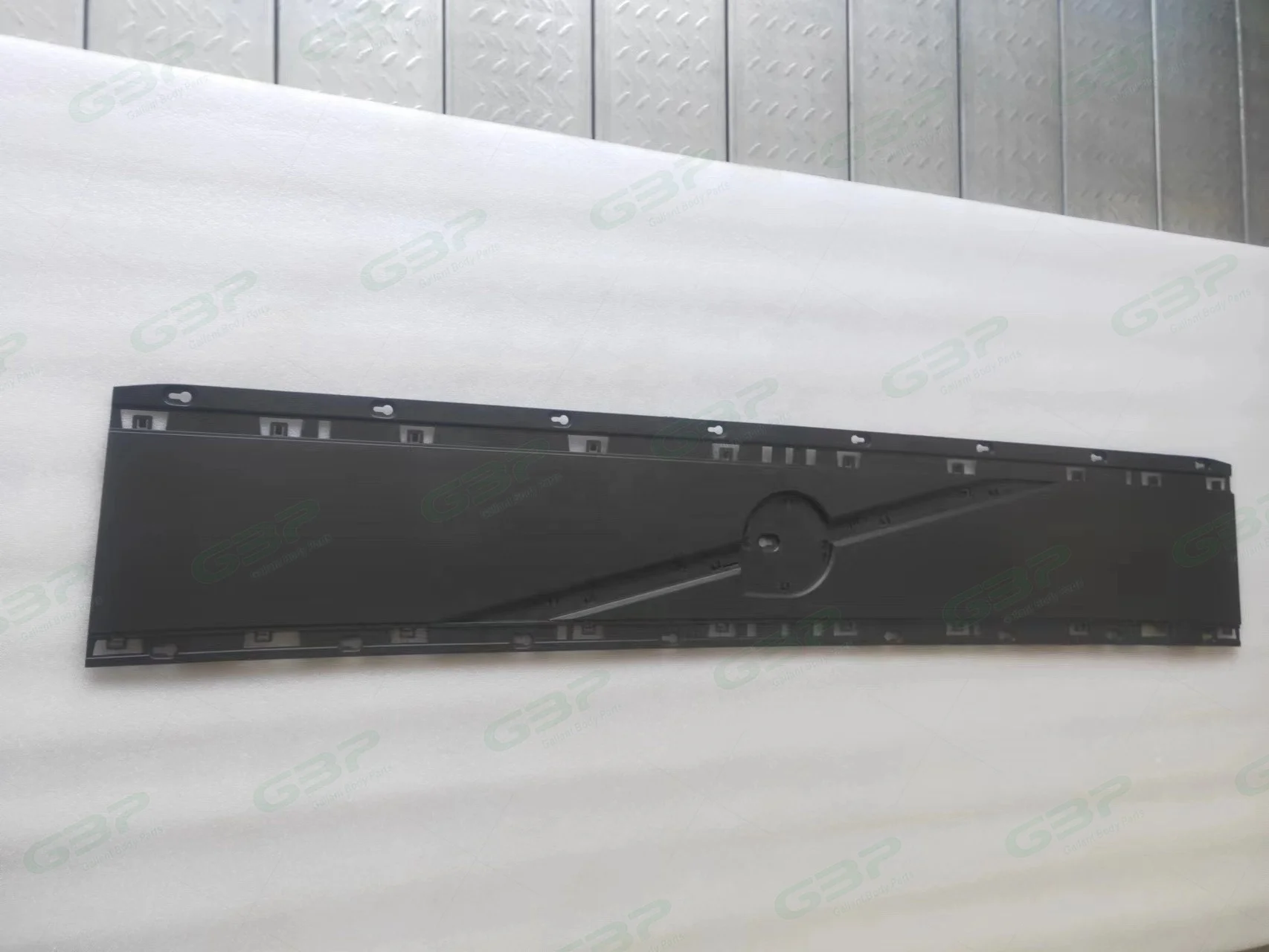PANEL WITHOUT STRIP and LOGO OEM UNCERTAIN for VOLVO FH EUROPEAN TRUCK