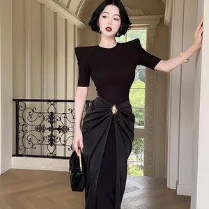 ZYHT 73929 OEM ODM Customization Factory Knitted Satin Short Sleeve Drape Pleated Metal Decoration Pencil Elegant Dress