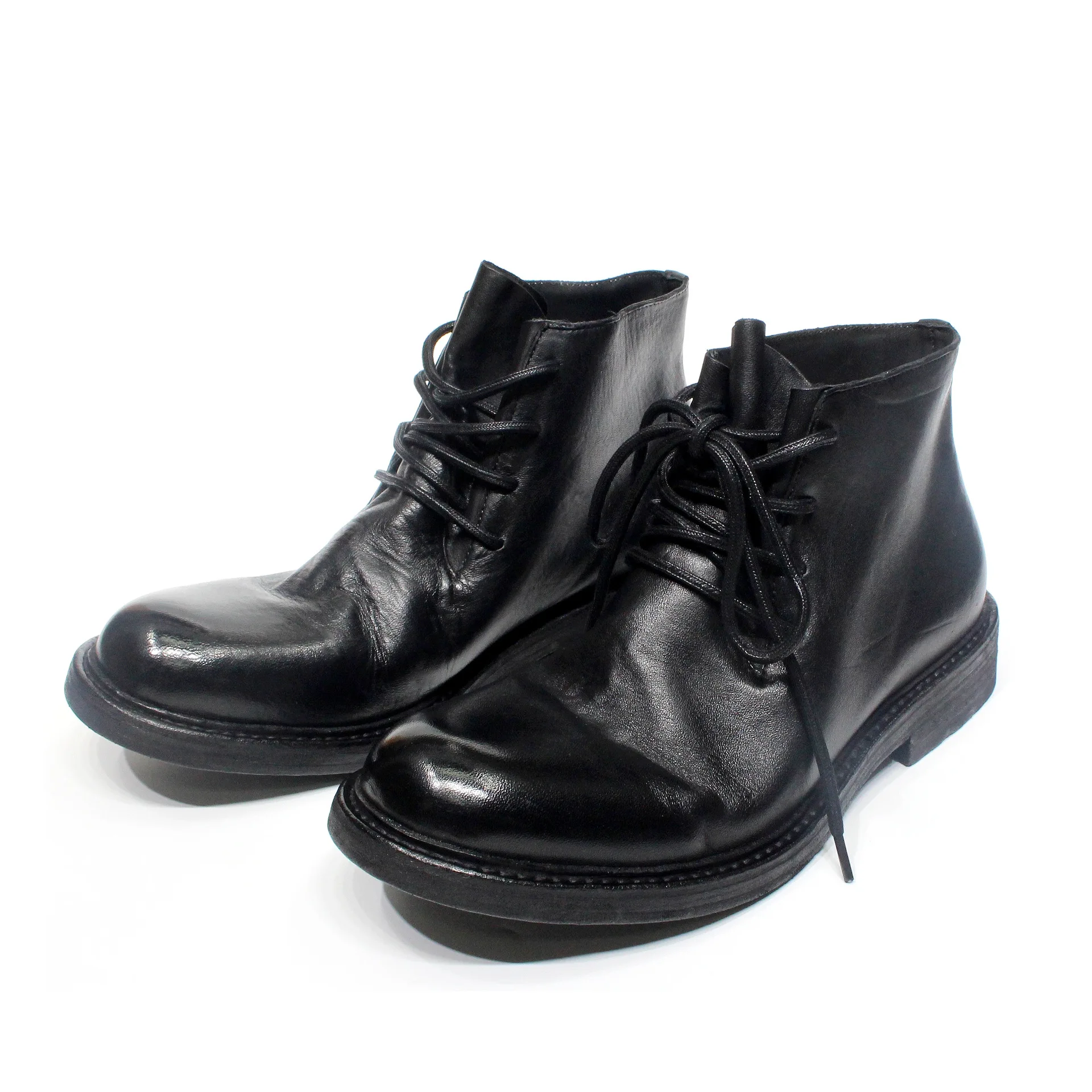 Washed Boots With Genuine Leather Strap and Round Toe.versatile 