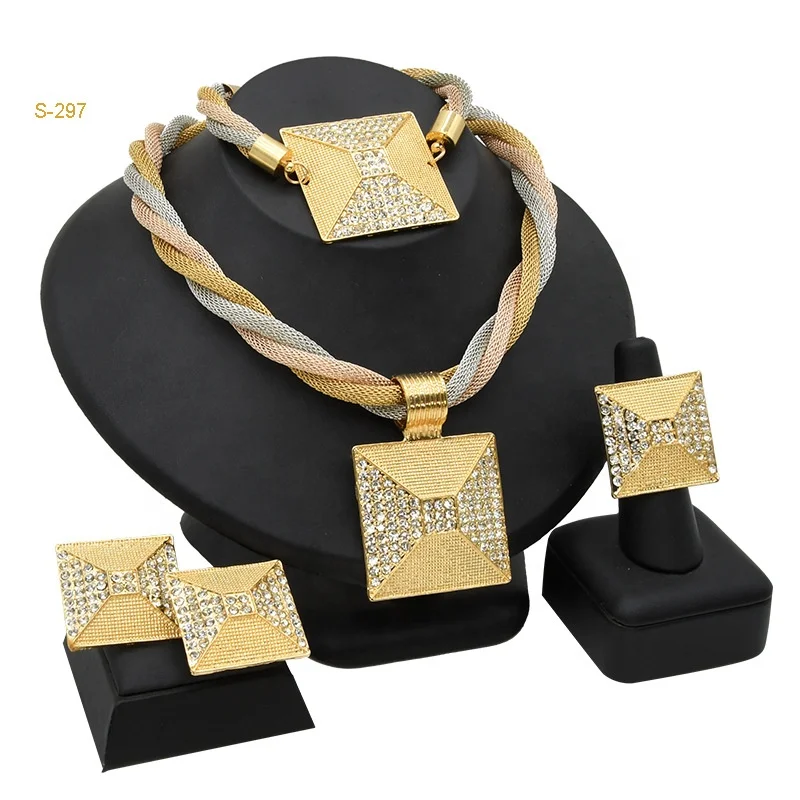 Gioielli con diamanti neri: collane, orecchini, bracciali | Lumina Diamonds