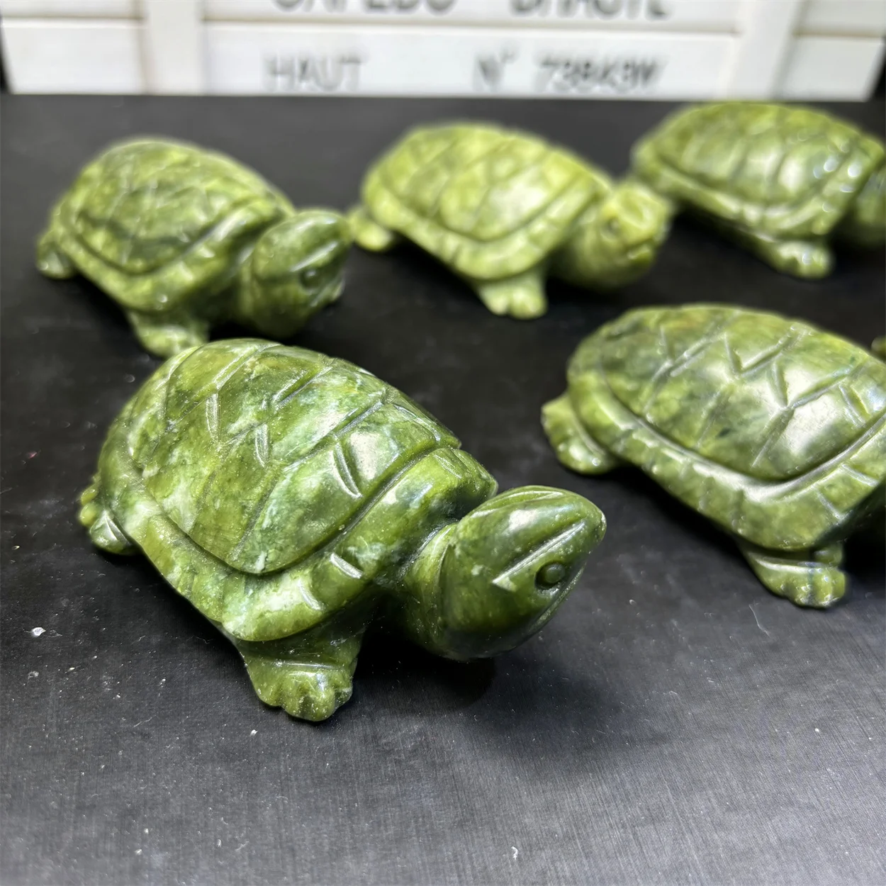 Factory Natural Factory Hand Carving Crystal Crafts Xiuyu Jade Tortoise Crystal Carvings Animals Turtle for Gift