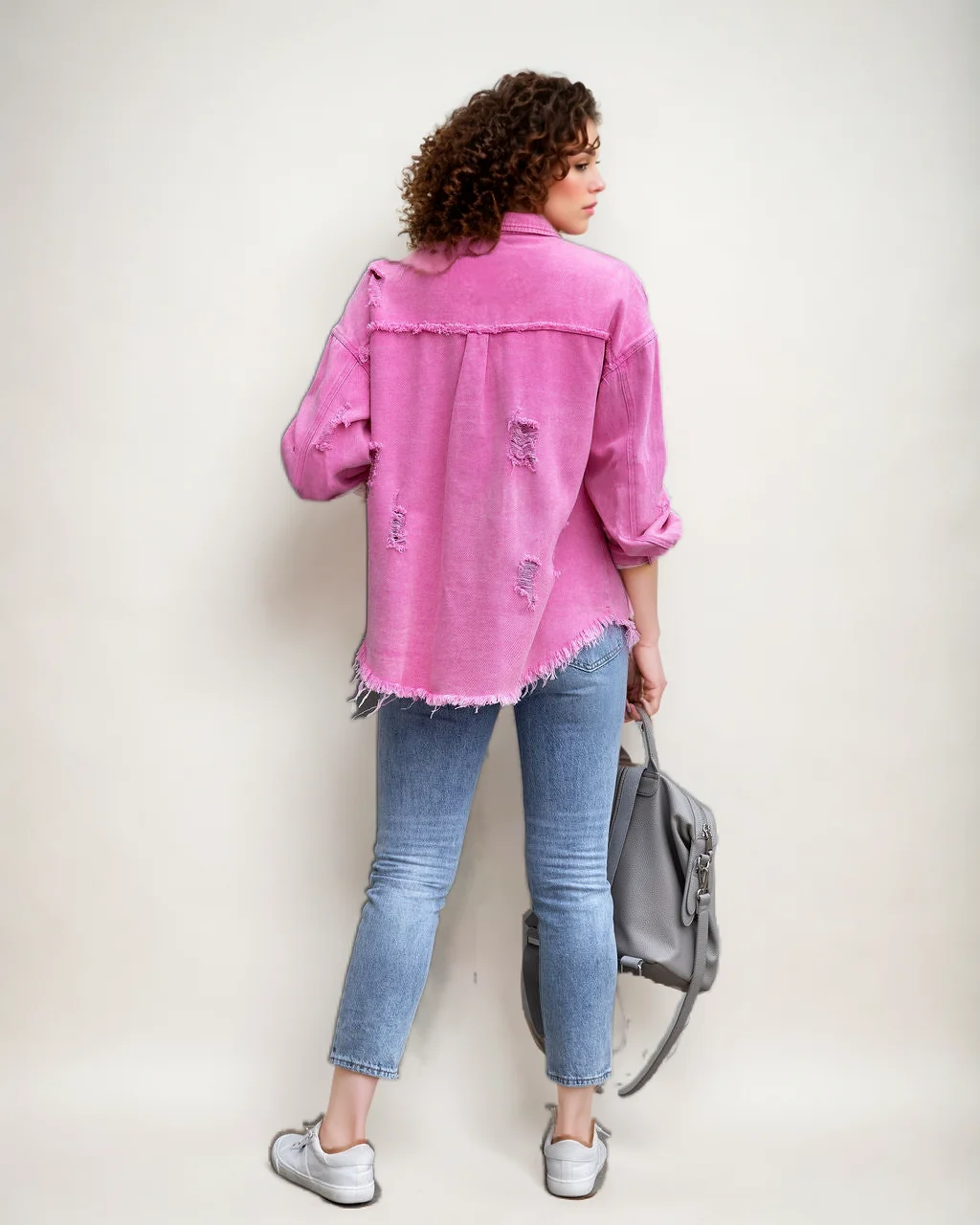 Топтап сатылатын, ұзын жеңді джинс үстіңгі киімі, әйелдерге арналған тесіктері мен жыртылған жерлері бар джинс жакеті, пальто, әйелдерге арналған блузалар, әйелдерге арналған пальто.