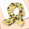 133 Anthurium con sfondo giallo senape